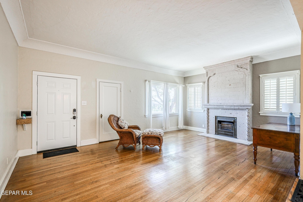 715 E Robinson Avenue - Photo 5