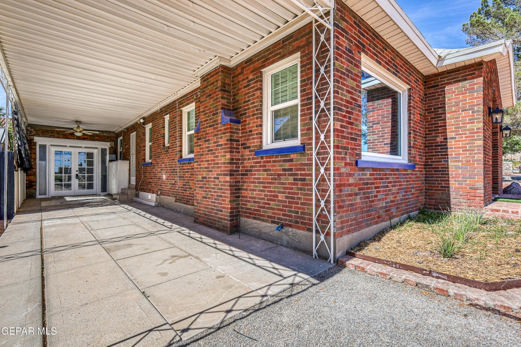 715 E Robinson Avenue - Photo 3