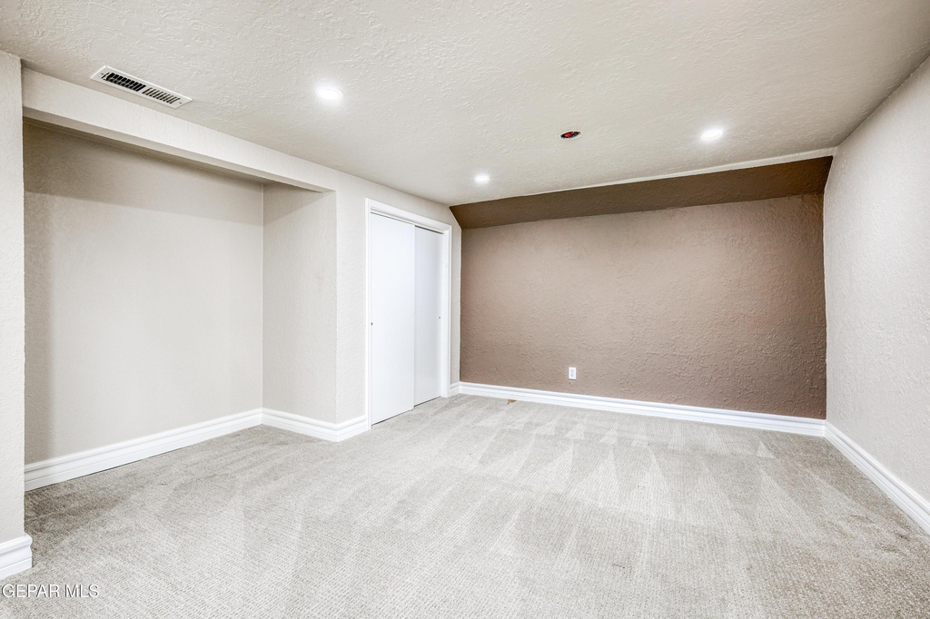 715 E Robinson Avenue - Photo 40