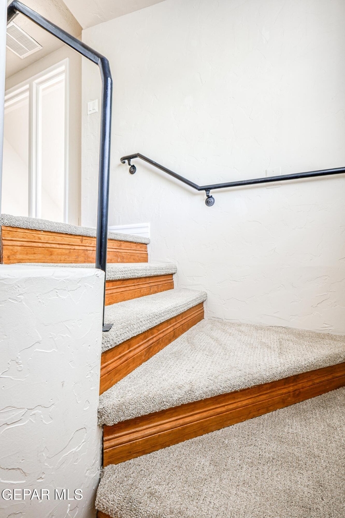 715 E Robinson Avenue - Photo 23