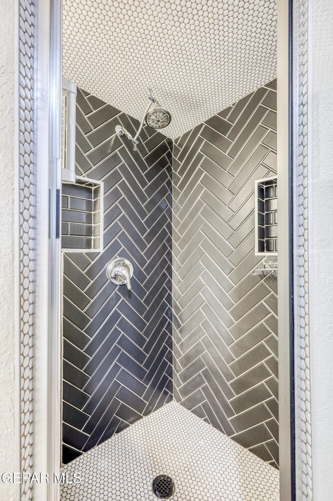 715 E Robinson Avenue - Photo 54