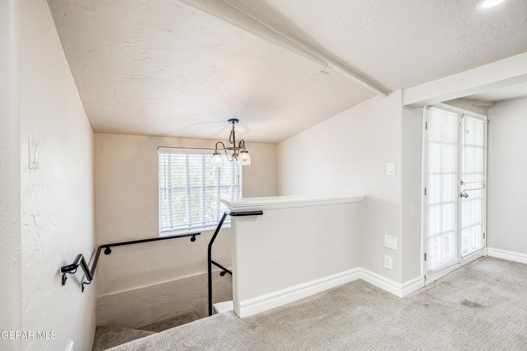 715 E Robinson Avenue - Photo 37