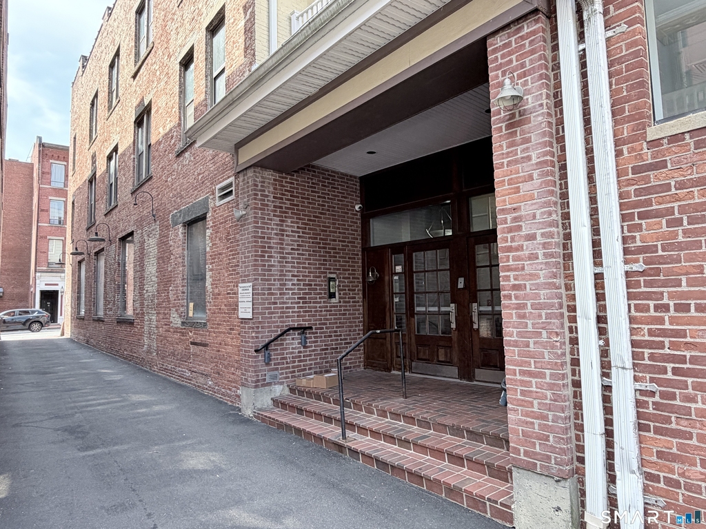83 Washington Street - Photo 1