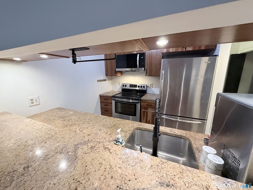 83 Washington Street - Photo 7
