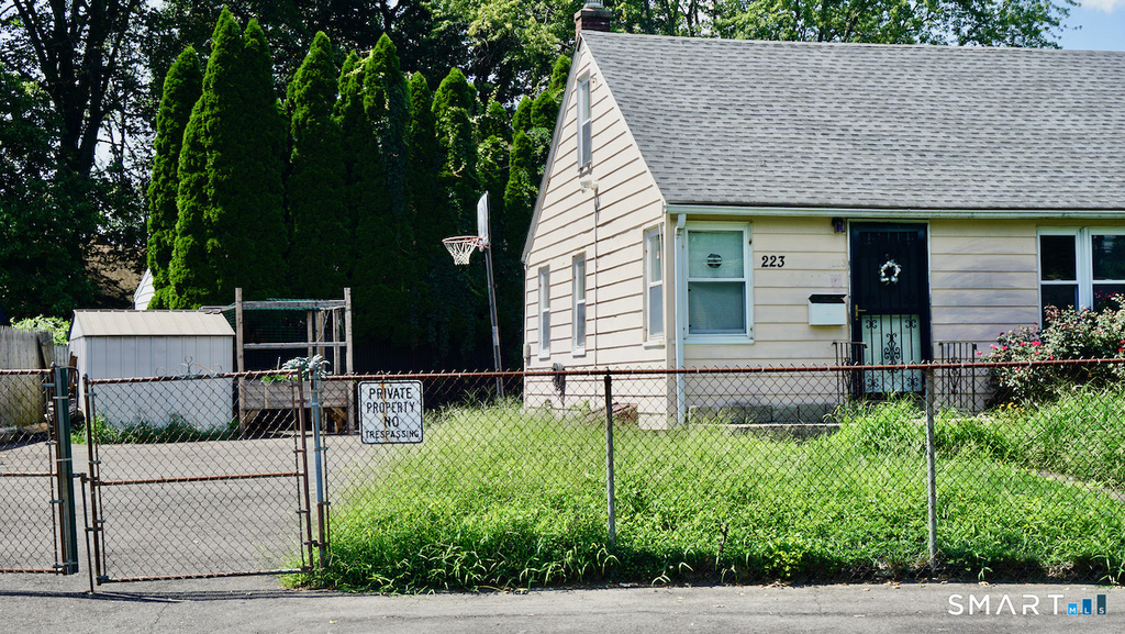 223 Pearl Harbor Street - Photo 8