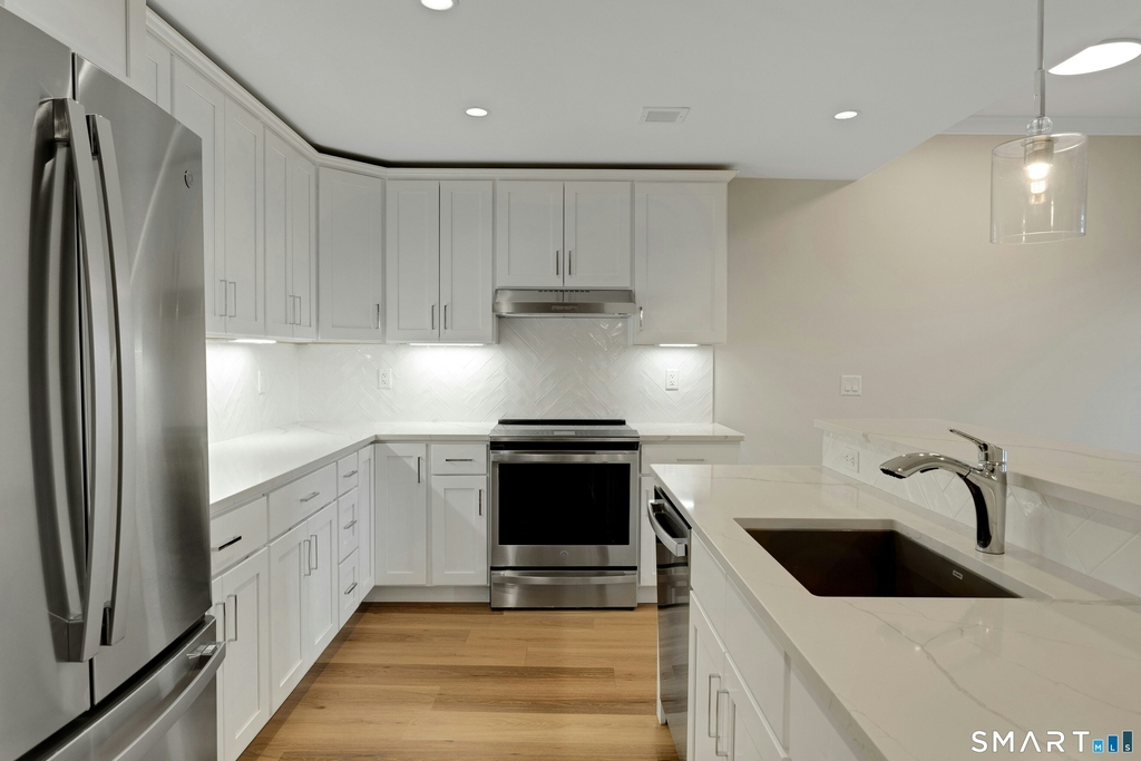 340 Heights Road - Photo 5