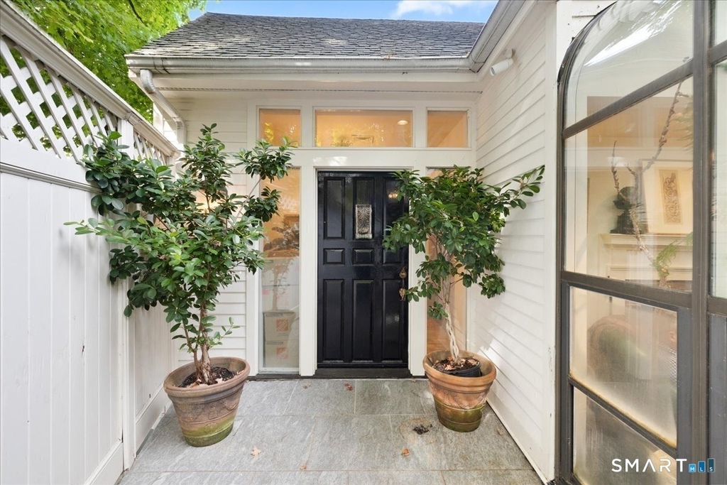 281 Pequot Avenue - Photo 1