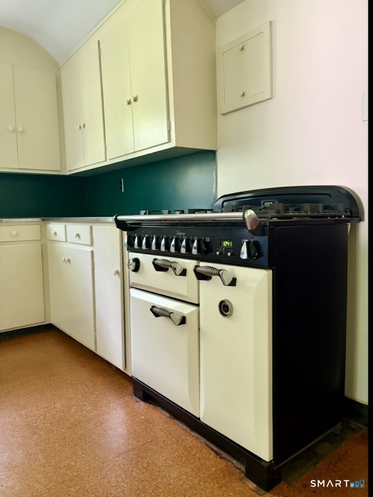 320 Valley Road - Photo 15