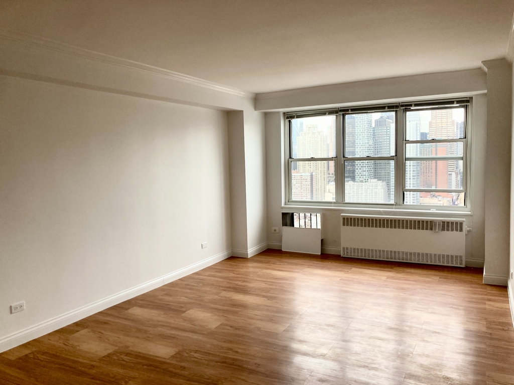 747 10th Avenue - Photo 6