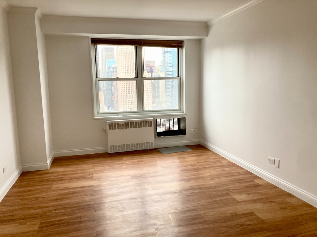 747 10th Avenue - Photo 7