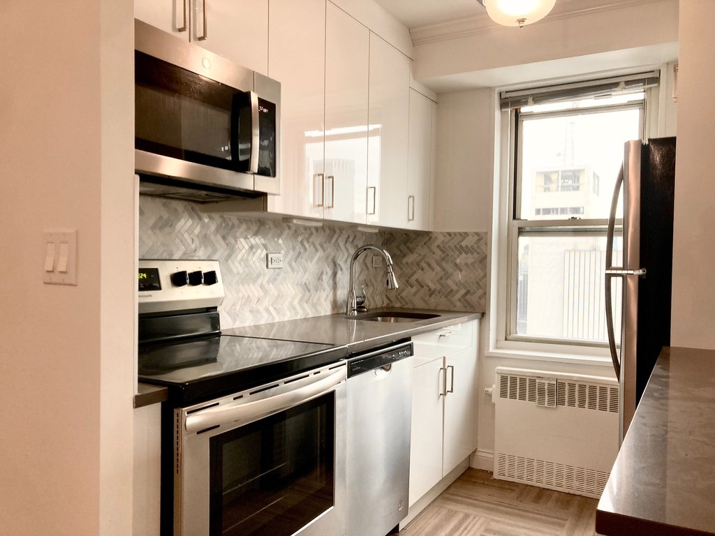 747 10th Avenue - Photo 9
