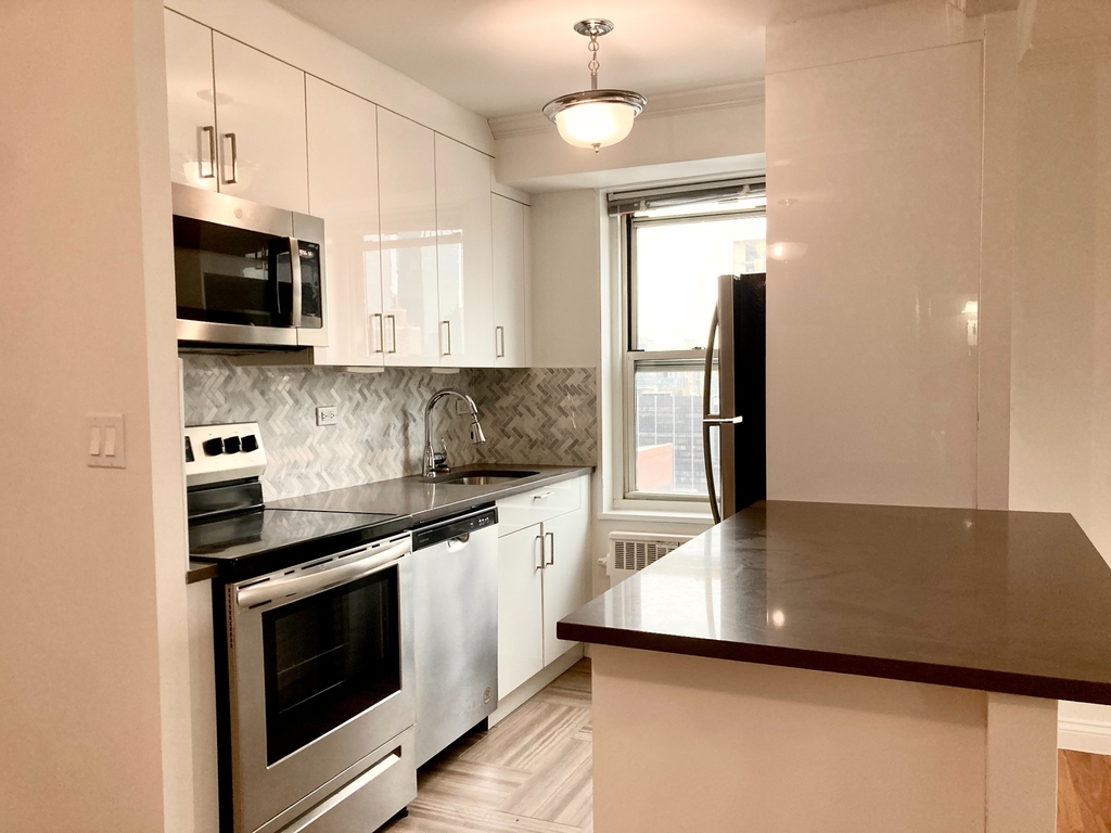 747 10th Avenue - Photo 2