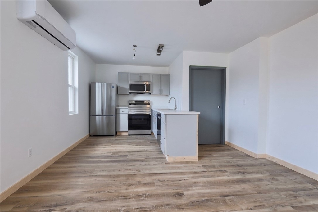 401 Brinton Ave - Photo 3