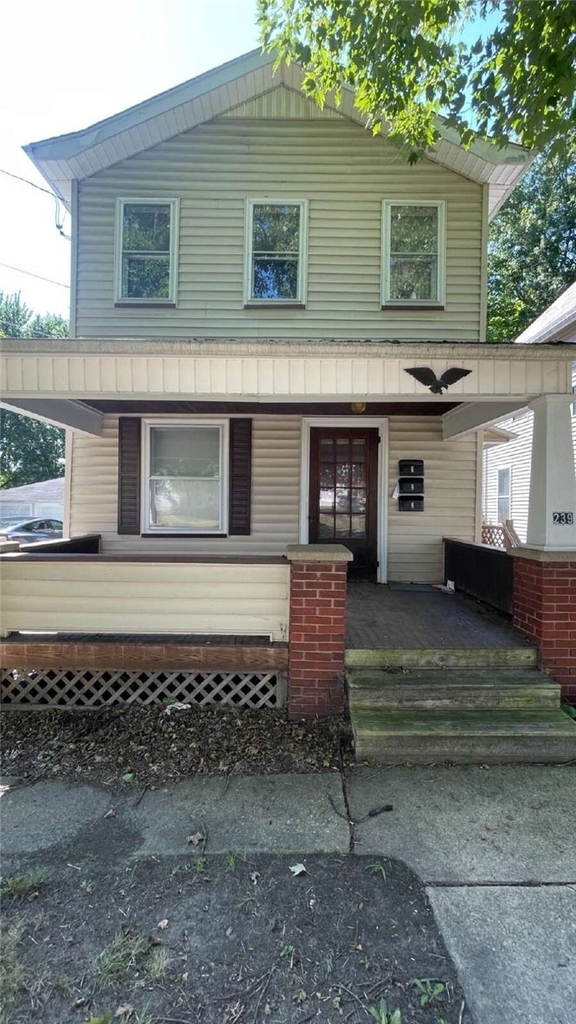 239 Ormond Ave - Photo 1
