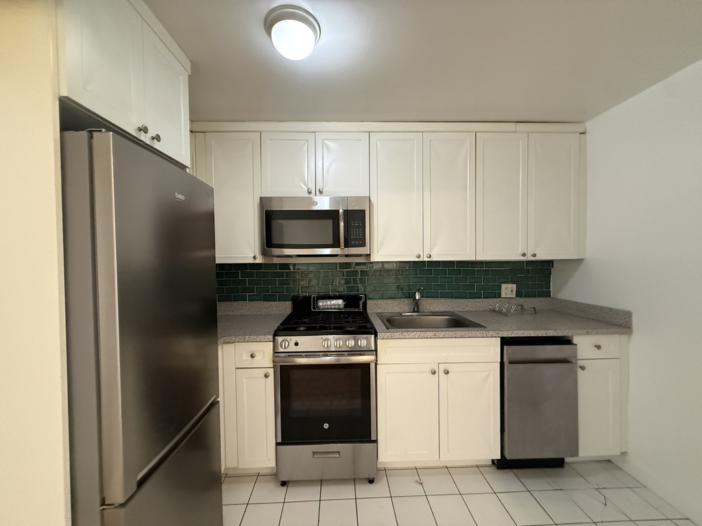 516 East 80th Street - Photo 4