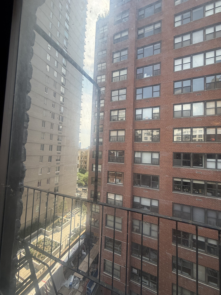 516 East 80th Street - Photo 6