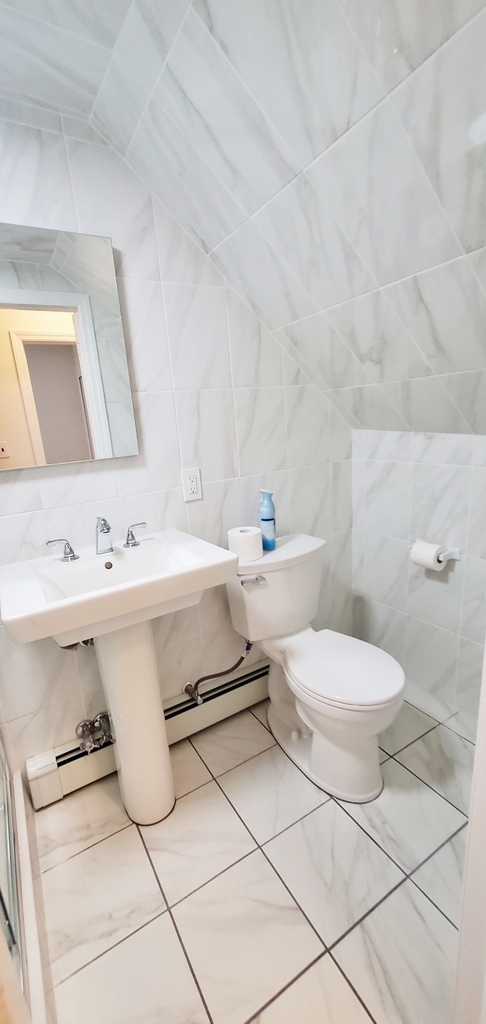 25-20 Ditmars Boulevard - Photo 17