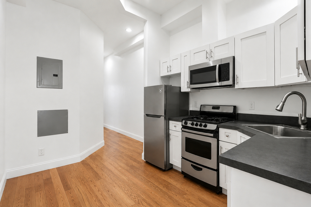 291 Wyckoff Avenue - Photo 1