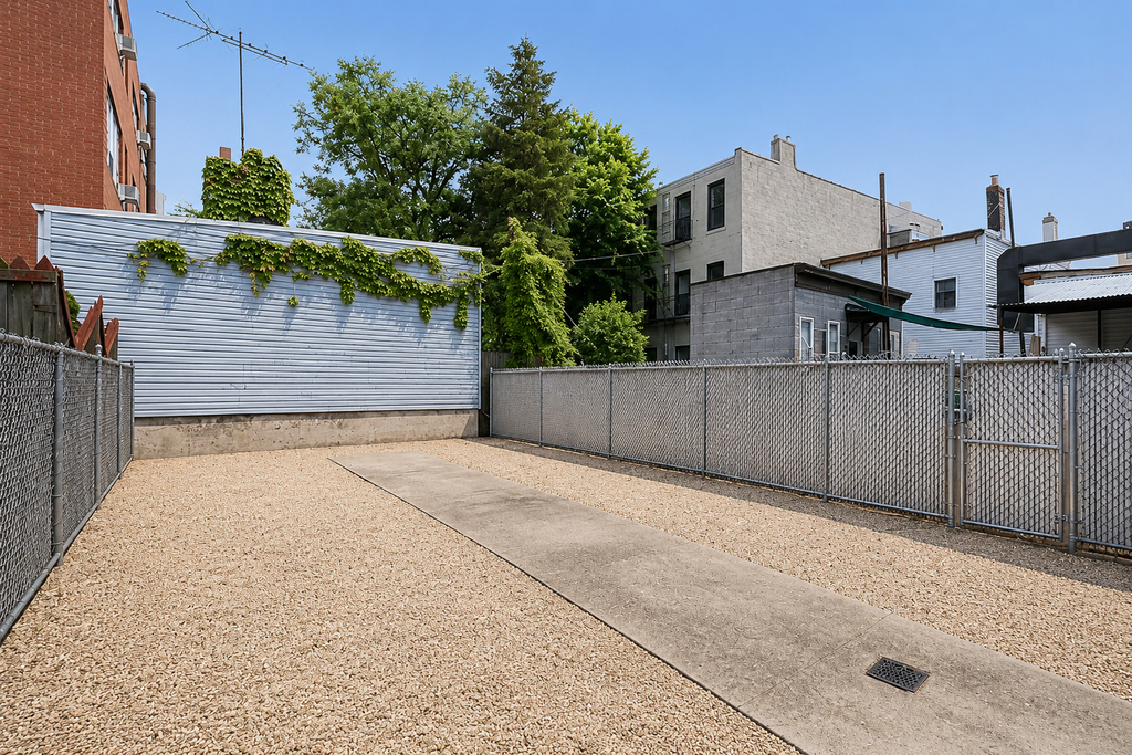 291 Wyckoff Avenue - Photo 11