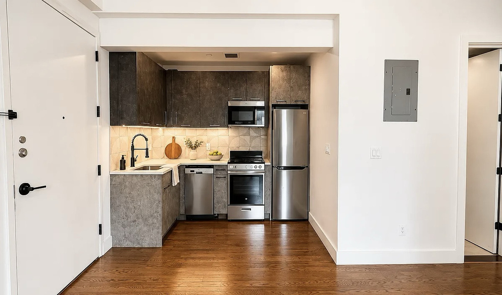 1266 Pacific Street - Photo 2