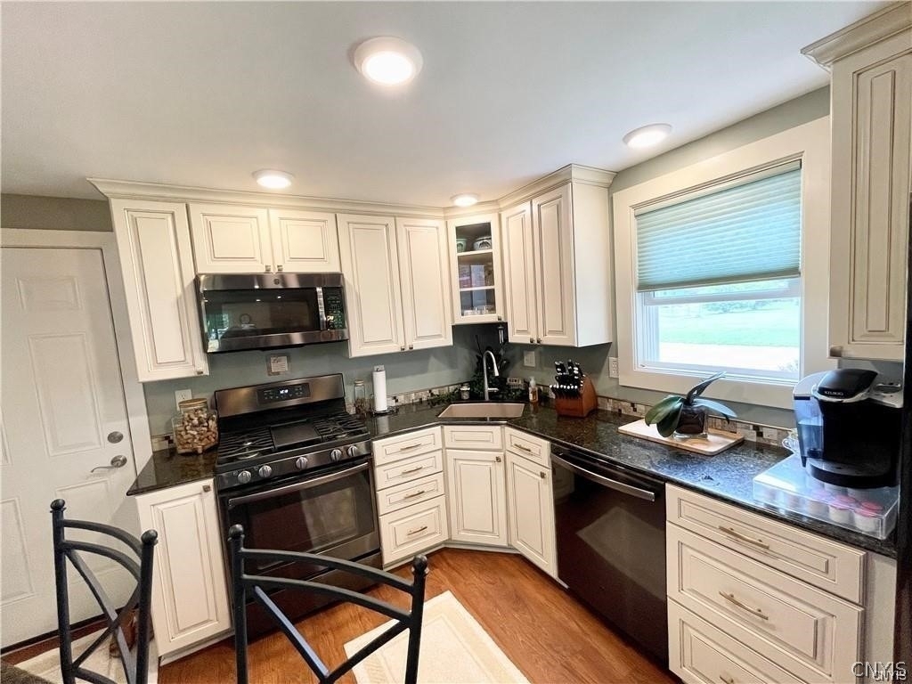 8423 Bubbling Springs Drive - Photo 4