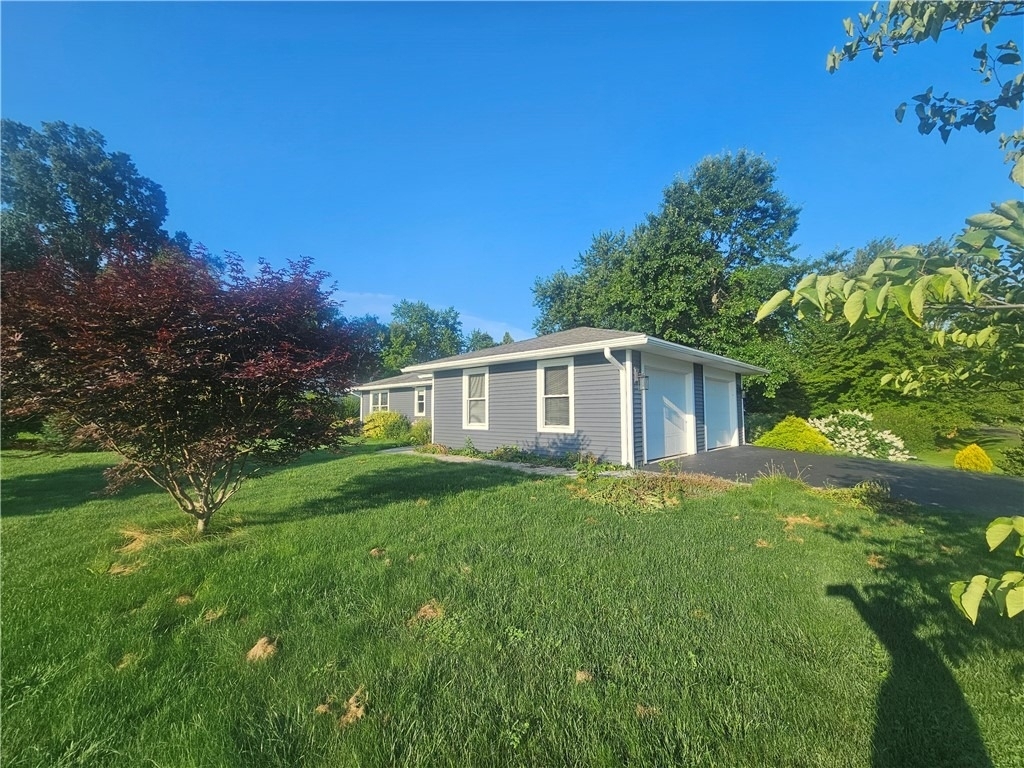 7497 Lake Avenue - Photo 2