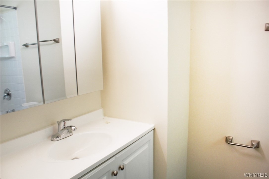 140 Ayrault Drive - Photo 4