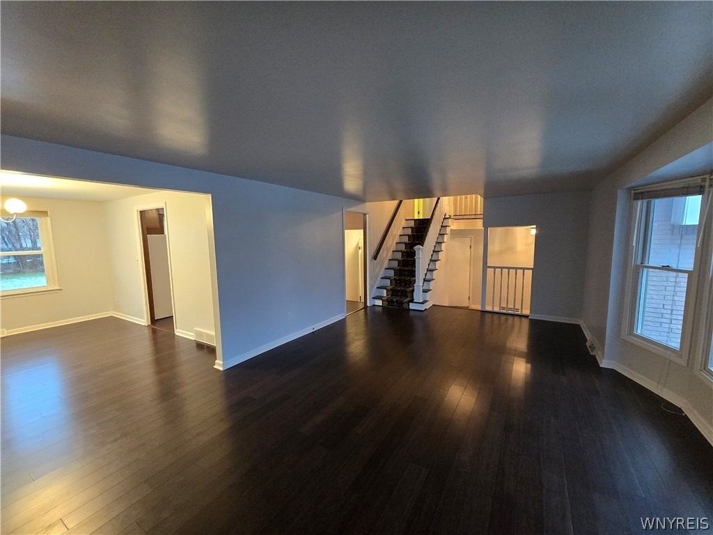 161 Foxpoint W - Photo 8