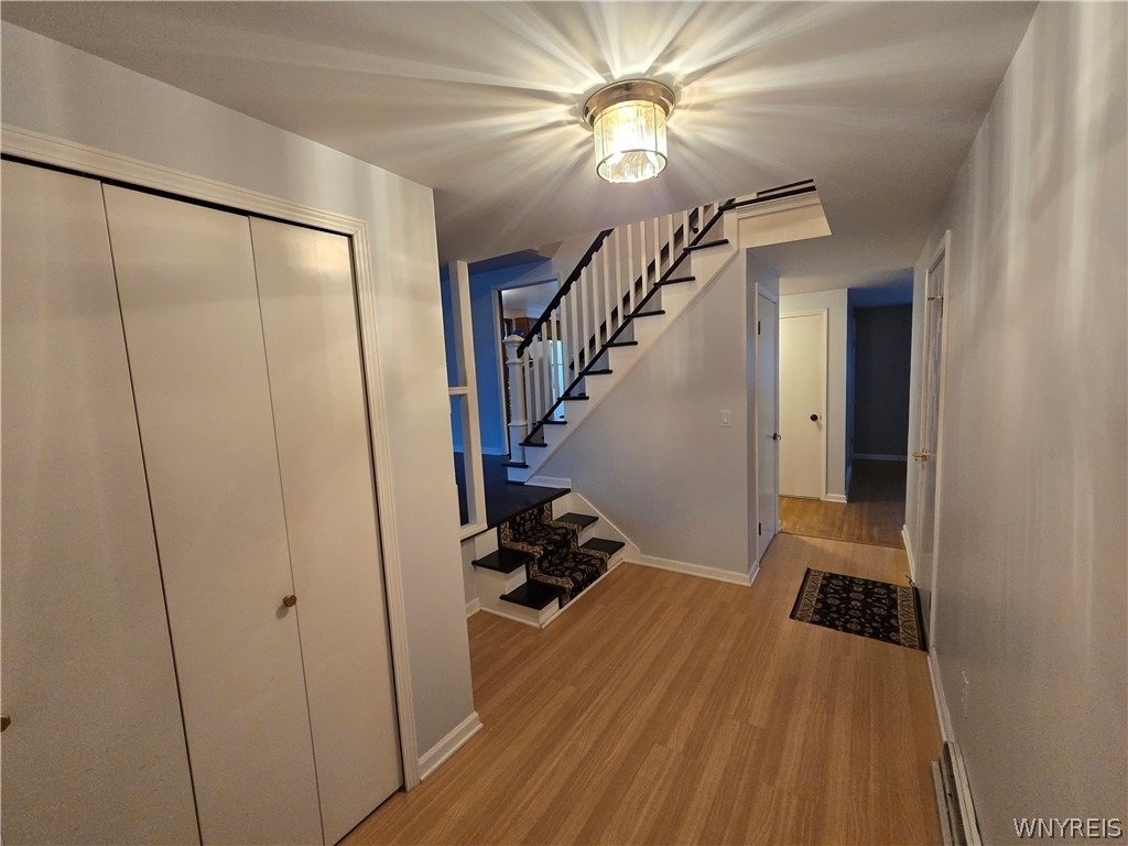 161 Foxpoint W - Photo 5