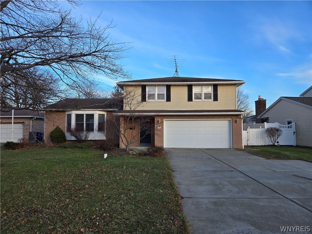 161 Foxpoint W - Photo 0