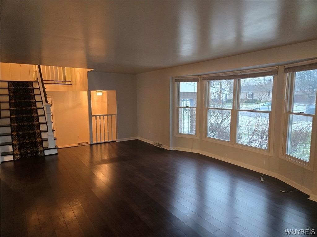 161 Foxpoint W - Photo 9