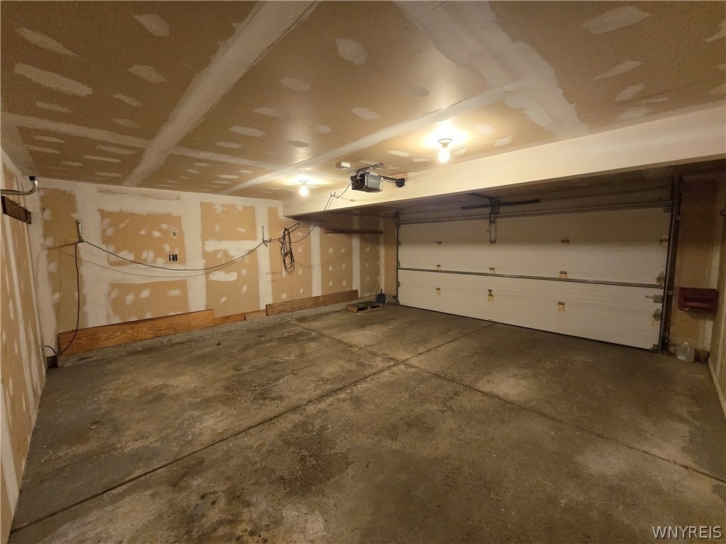 161 Foxpoint W - Photo 31