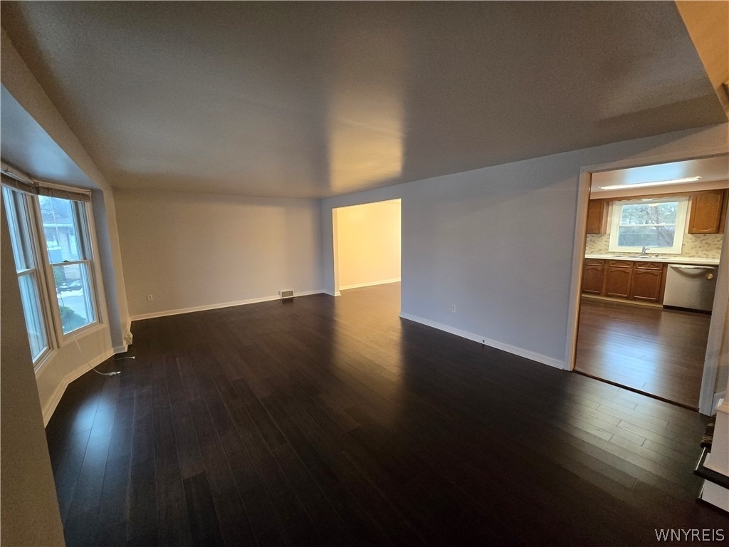 161 Foxpoint W - Photo 6
