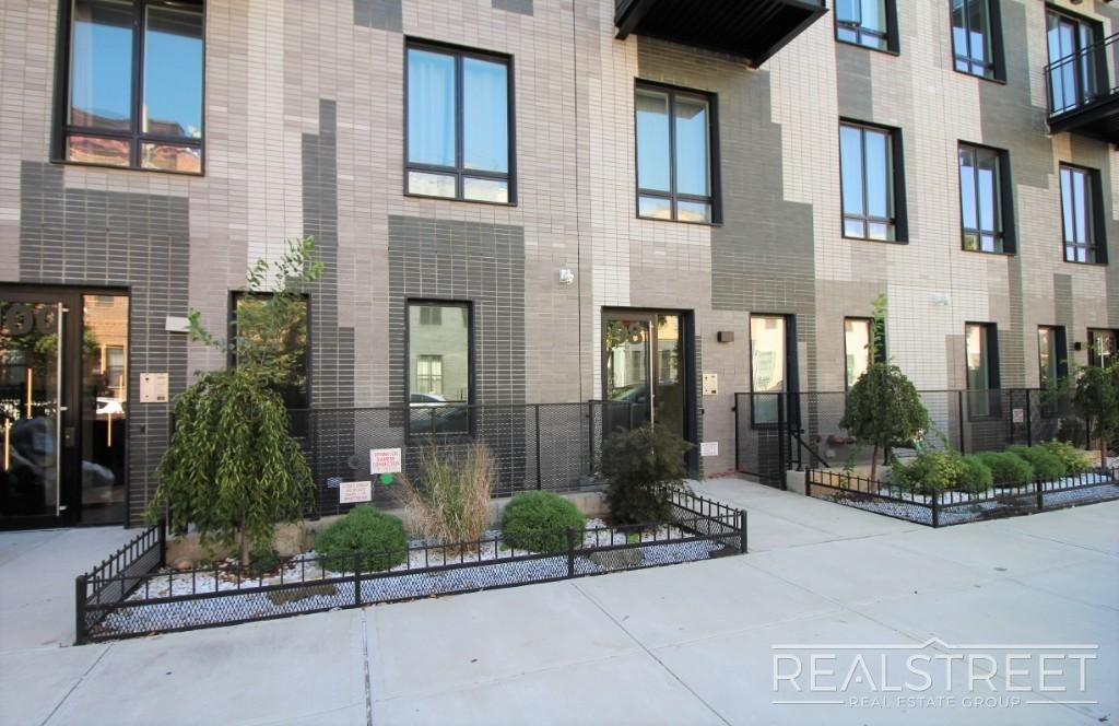 98 Himrod St - Photo 13
