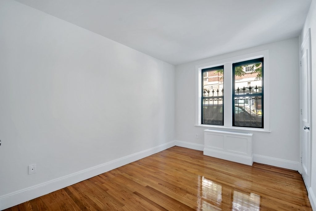 East 70th Street - Photo 4