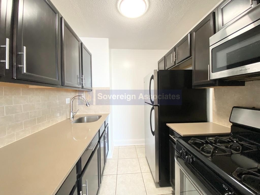 3333 Broadway - Photo 2