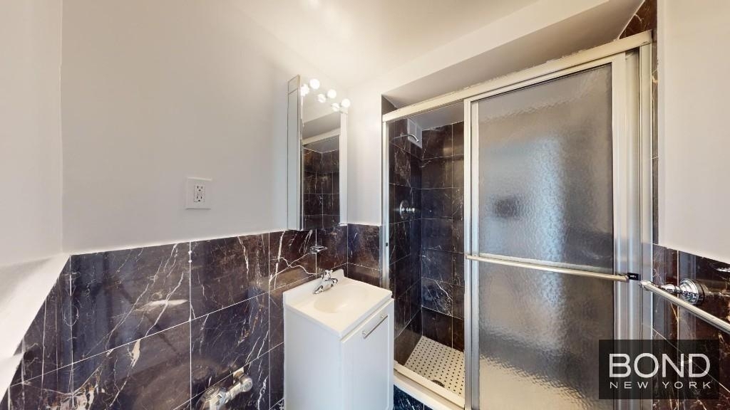 East 79th Street - Photo 6