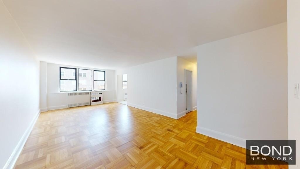 East 79th Street - Photo 0