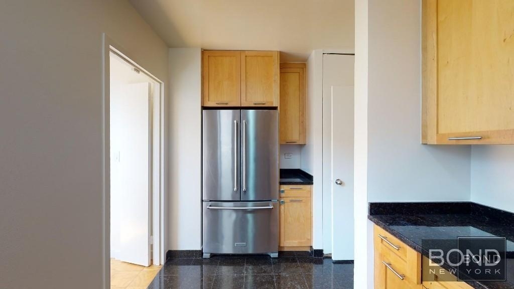 West 87th Street - Photo 7