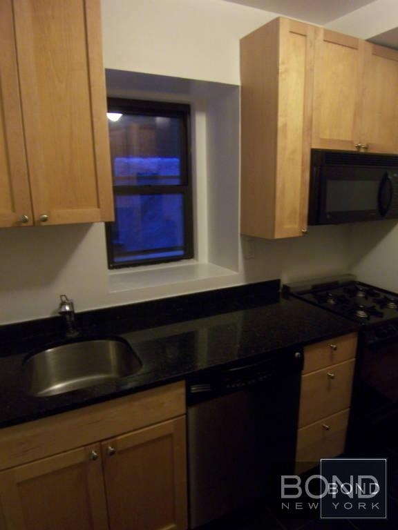 East 84th Street - Photo 13