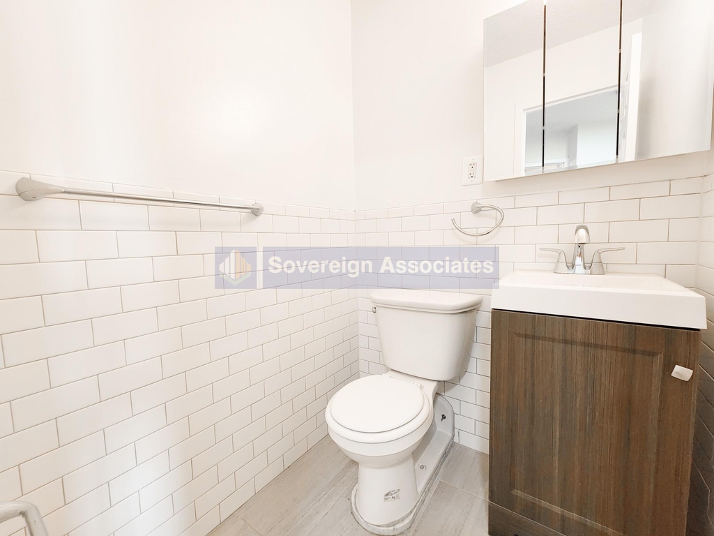 3333 Broadway - Photo 12