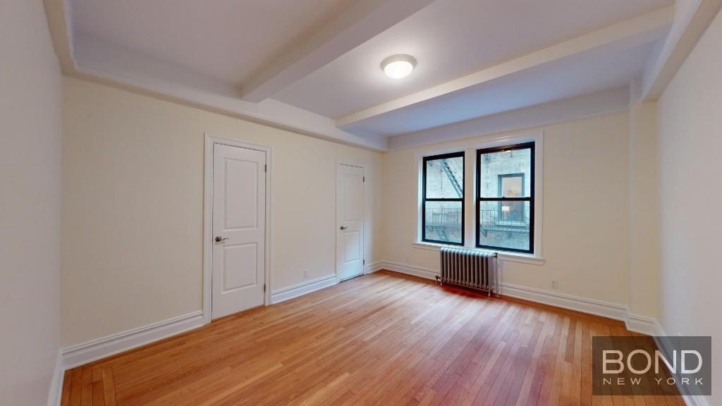 East 80th Street - Photo 2
