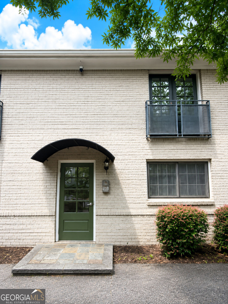 798 Saint Charles Avenue Ne - Photo 2
