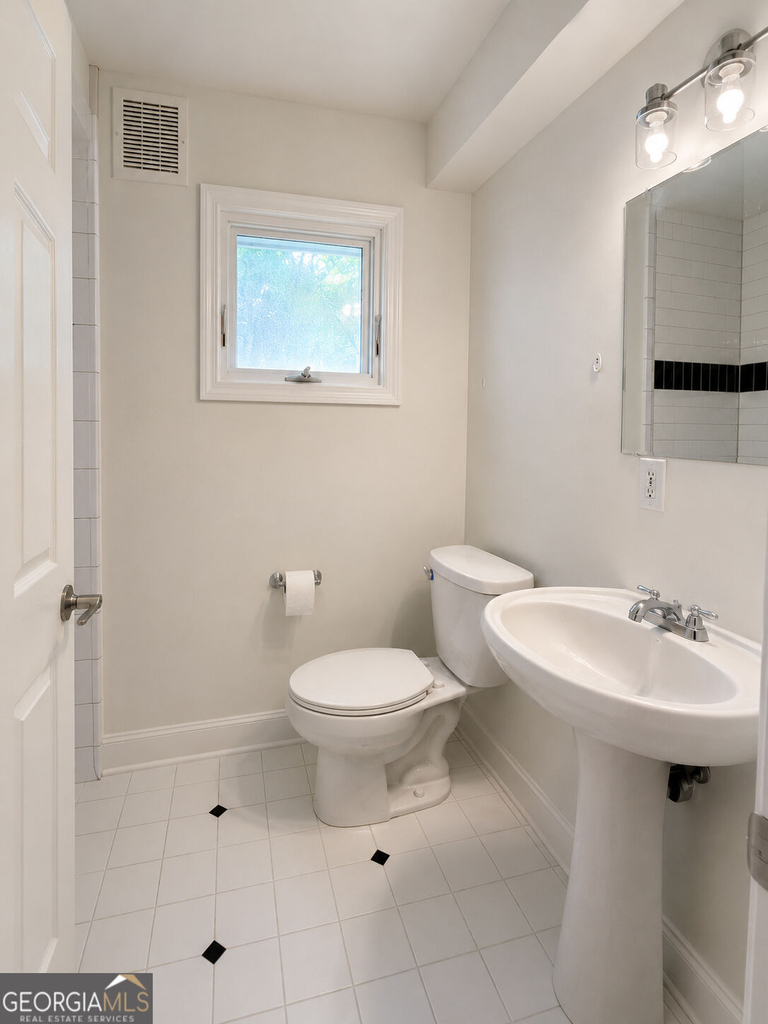 798 Saint Charles Avenue Ne - Photo 9