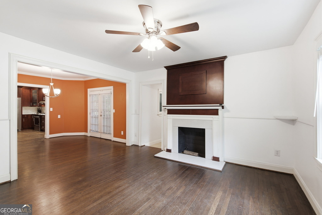 1669 Emerald Avenue Sw - Photo 2