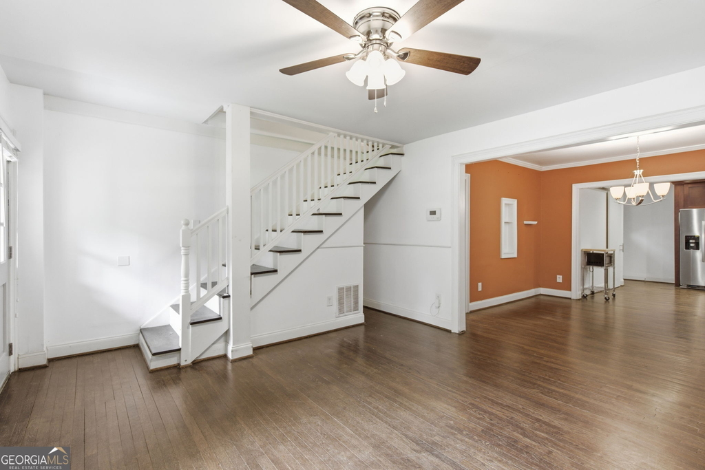 1669 Emerald Avenue Sw - Photo 3