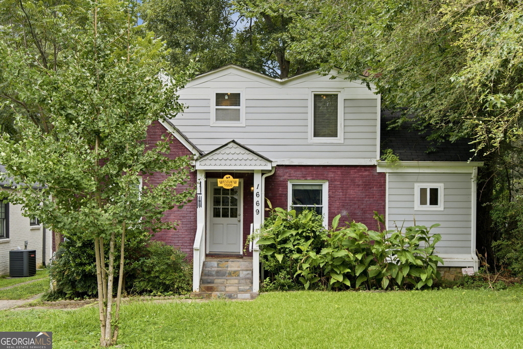 1669 Emerald Avenue Sw - Photo 0