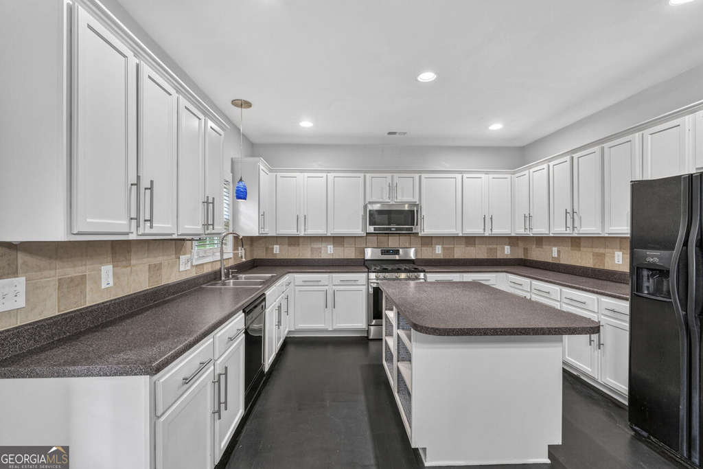 1201 Shelborne Way - Photo 3