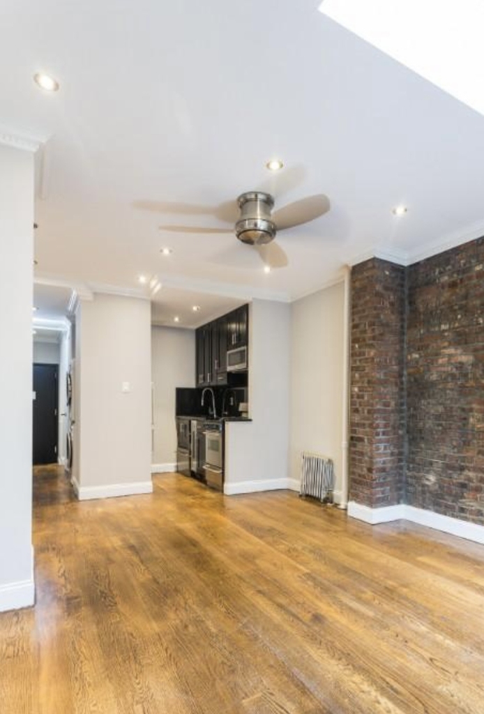 West 53rd Street - Photo 4