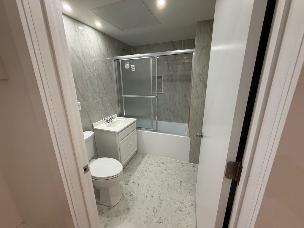 248 West 35th Street - Photo 8